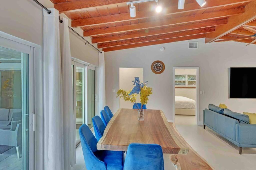 Rare Hidden Getaway Heated Pool 1.5 Acres! Sleeps 16 Villa Fort Lauderdale Kültér fotó