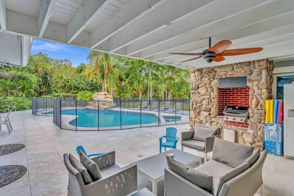 Rare Hidden Getaway Heated Pool 1.5 Acres! Sleeps 16 Villa Fort Lauderdale Kültér fotó