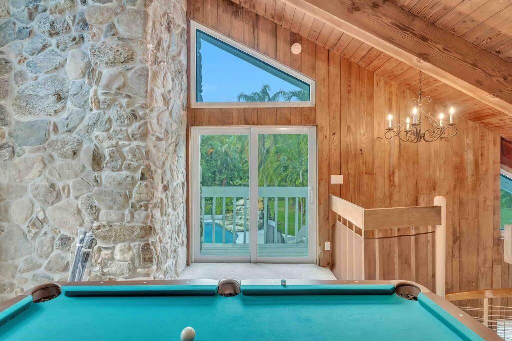 Rare Hidden Getaway Heated Pool 1.5 Acres! Sleeps 16 Villa Fort Lauderdale Kültér fotó