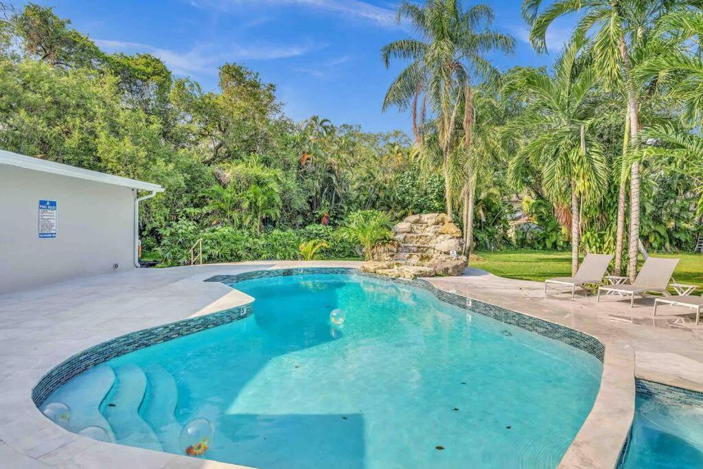 Rare Hidden Getaway Heated Pool 1.5 Acres! Sleeps 16 Villa Fort Lauderdale Kültér fotó