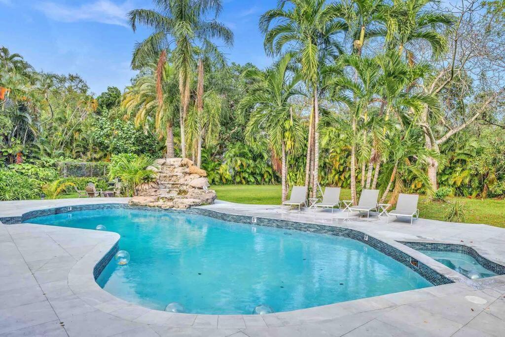 Rare Hidden Getaway Heated Pool 1.5 Acres! Sleeps 16 Villa Fort Lauderdale Kültér fotó