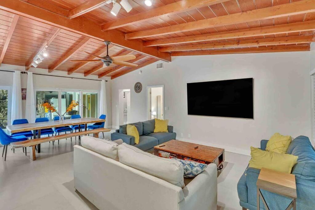 Rare Hidden Getaway Heated Pool 1.5 Acres! Sleeps 16 Villa Fort Lauderdale Kültér fotó